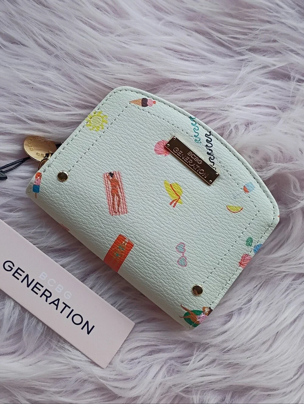 NEW BCBGeneration White Summer Beach Themed Wallet